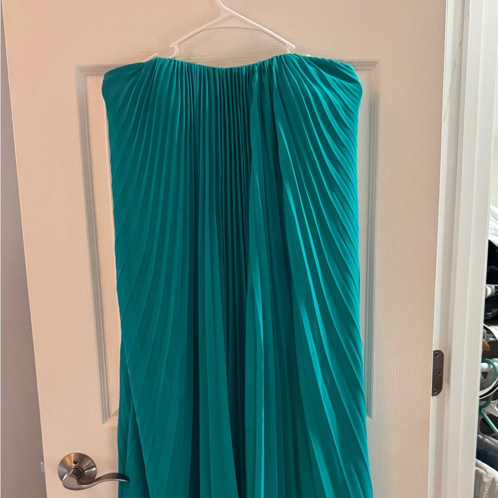 Elegant Teal Pleated Women's Dress